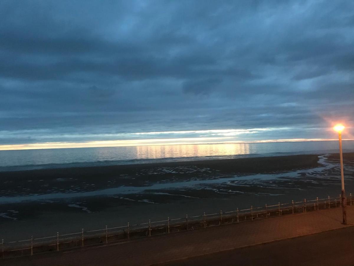 The Jewel Of The Sea Bed and Breakfast Blackpool Esterno foto