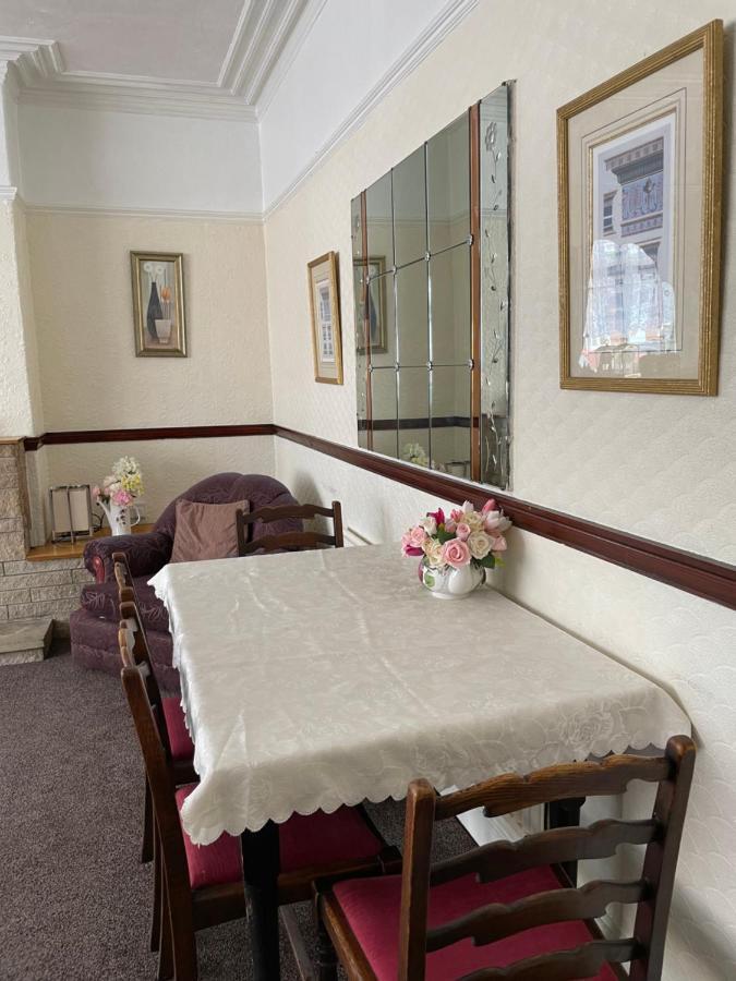 The Jewel Of The Sea Bed and Breakfast Blackpool Esterno foto